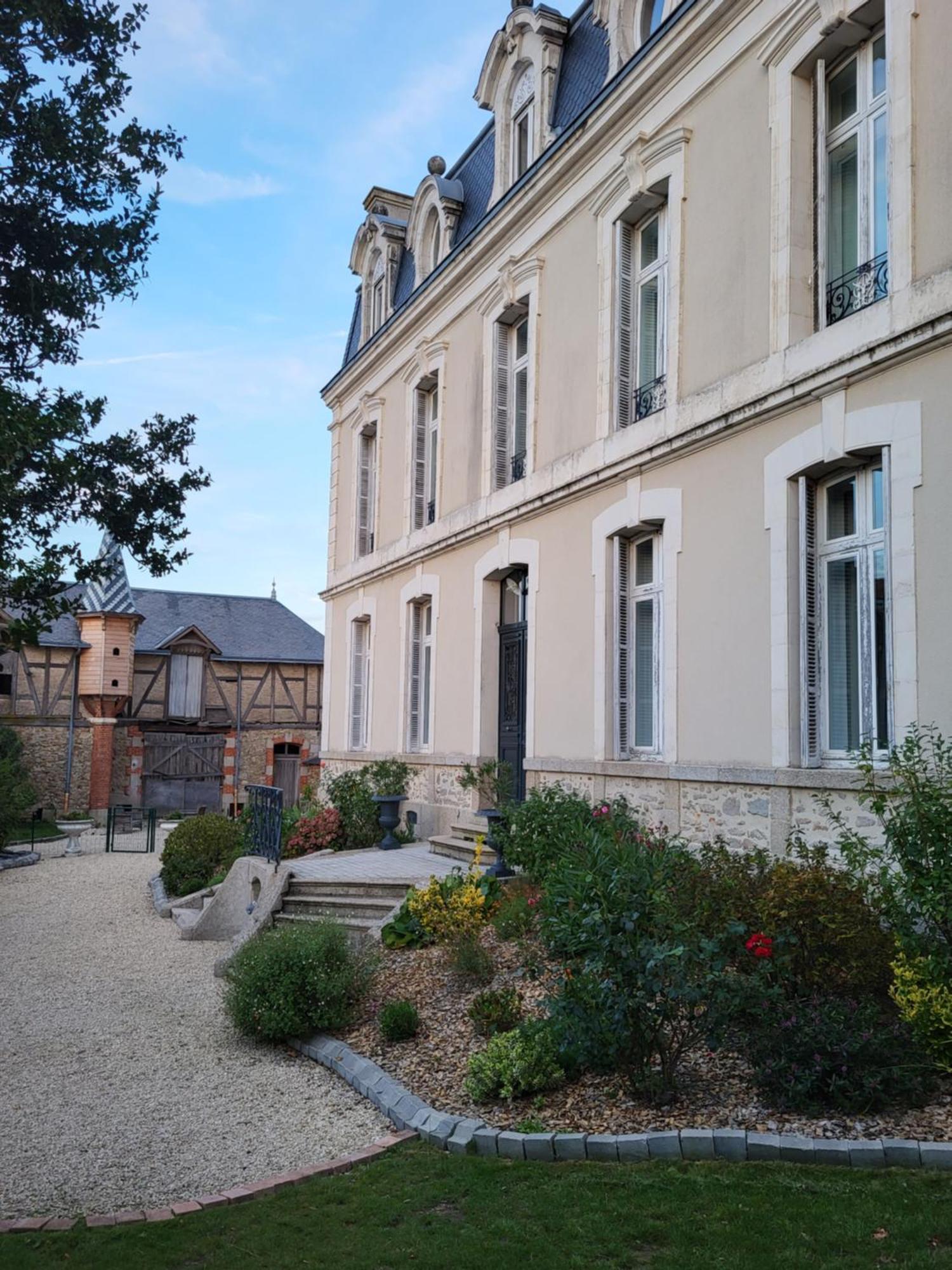 Les 5 Escales Bed & Breakfast Parthenay Dış mekan fotoğraf